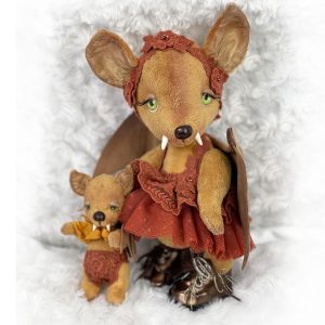 Exquisite Artist  Made Mummy and Baby Bats