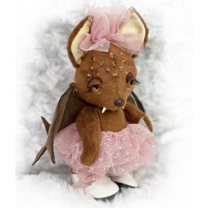 Exquisite Artist  Made Bat