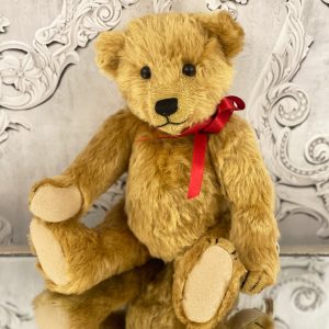 Stunning Mister Bears Artist Bear
